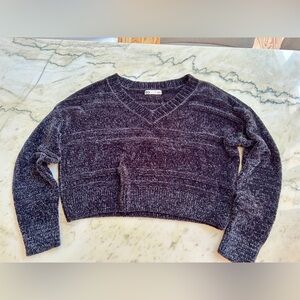 SO Women's V-Neck Sweater - Black- S